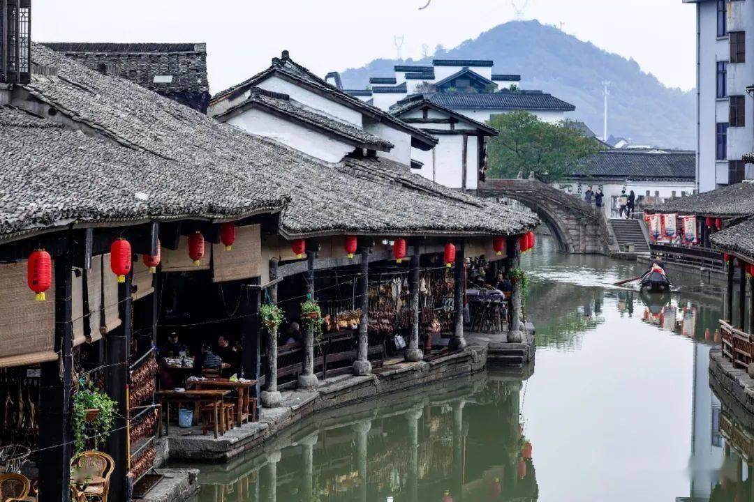 小孩冬天穿凉鞋时为什么被家长收了？